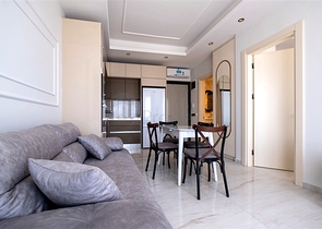 Уютная меблированная квартира в современном жилом комплексе у побережья