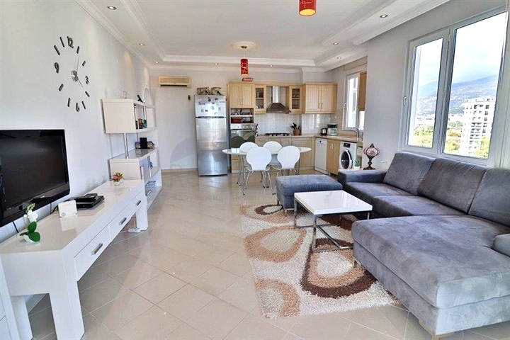 Уютная меблированная квартира 2+1 в жилом комплексе с бассейном