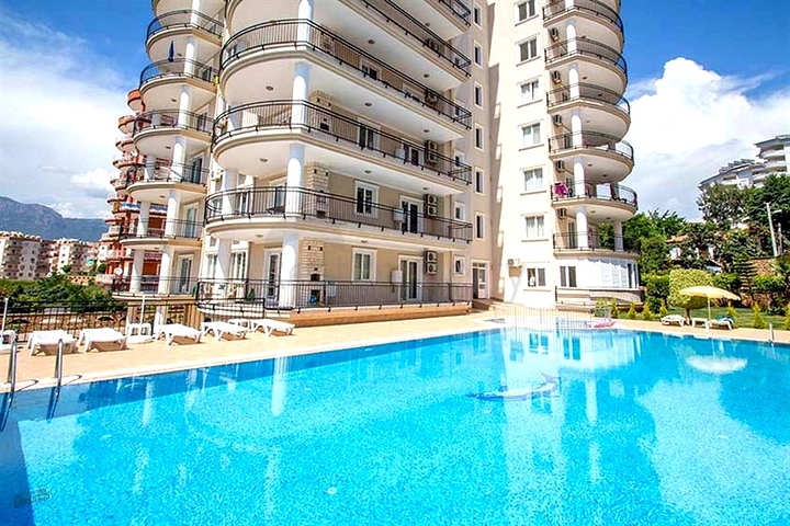 Уютная меблированная квартира 2+1 в жилом комплексе с бассейном