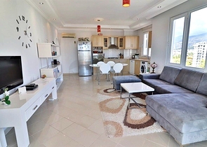 Уютная меблированная квартира 2+1 в жилом комплексе с бассейном