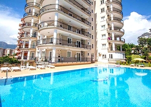 Уютная меблированная квартира 2+1 в жилом комплексе с бассейном