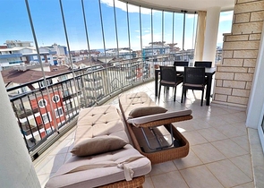 Уютная меблированная квартира 2+1 в жилом комплексе с бассейном