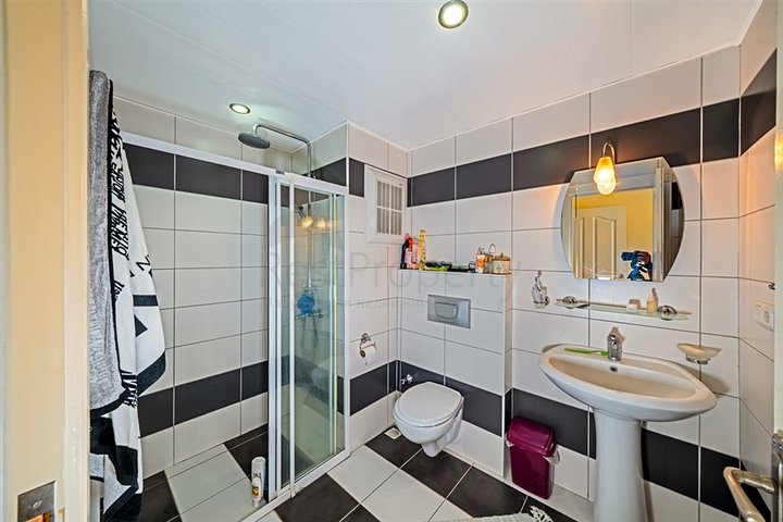 Уютная квартира 3+1 в благоустроенном жилом комплексе района Тосмур