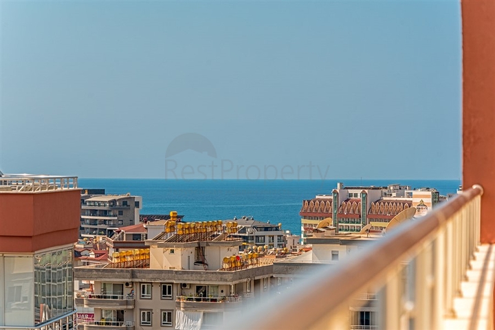 Просторный пентхаус 3+2 с террасой в благоустроенном жилом комплексе района Тосмур