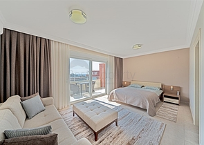 Просторный пентхаус 3+2 с террасой в благоустроенном жилом комплексе района Тосмур