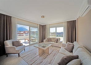 Просторный пентхаус 3+2 с террасой в благоустроенном жилом комплексе района Тосмур