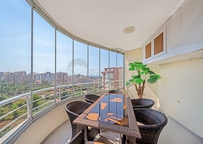 Просторный пентхаус 3+2 с террасой в благоустроенном жилом комплексе района Тосмур