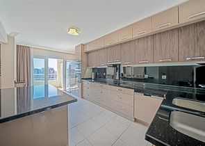 Просторный пентхаус 3+2 с террасой в благоустроенном жилом комплексе района Тосмур