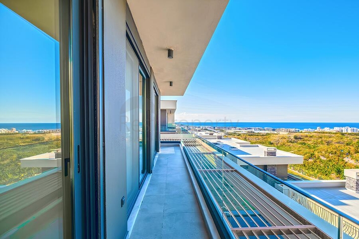 Современная вилла 3+1 с террасой и развитой инфраструктурой в районе Каргыджак