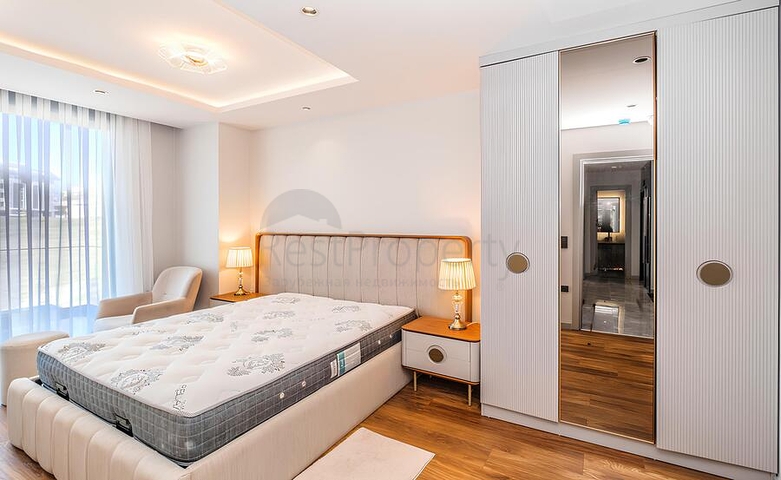 Современная вилла 3+1 с террасой и развитой инфраструктурой в районе Каргыджак