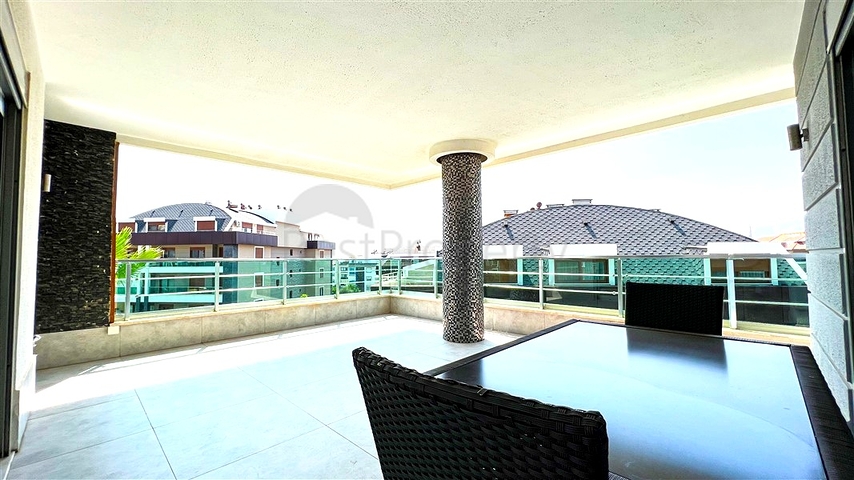 Квартира 3+1 в благоустроенном жилом комплексе района Оба