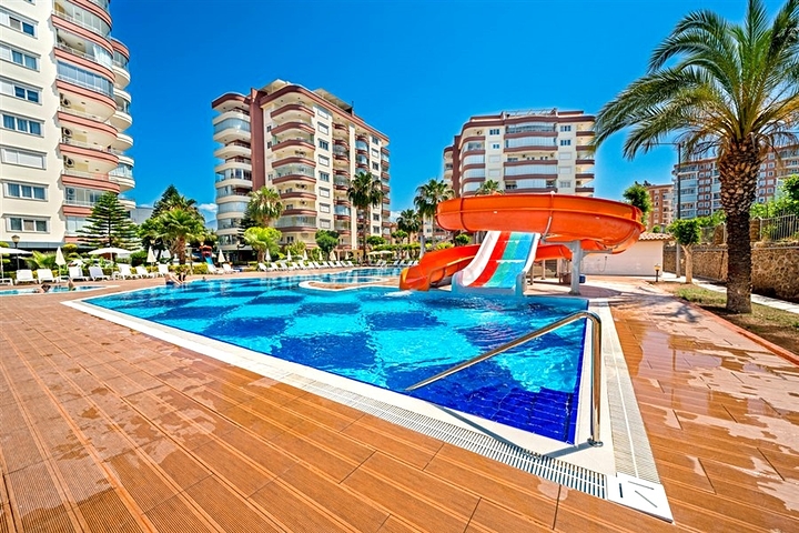 Просторный пентхаус 4+1 с террасой в районе Тосмур