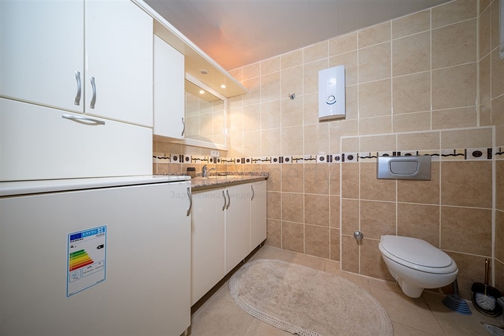 Просторный пентхаус 4+1 с террасой в районе Тосмур