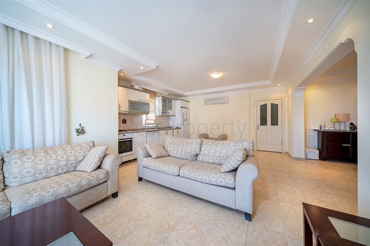 Просторный пентхаус 4+1 с террасой в районе Тосмур