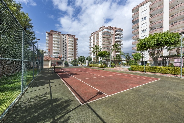 Просторный пентхаус 4+1 с террасой в районе Тосмур