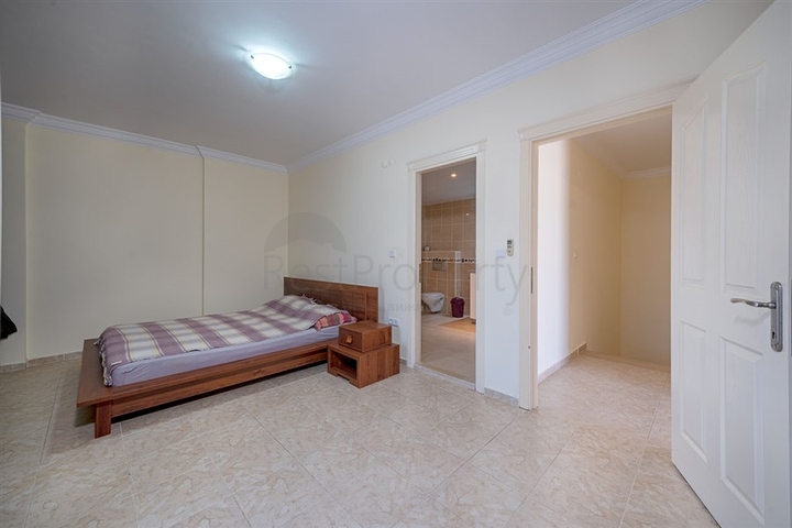 Просторный пентхаус 4+1 с террасой в районе Тосмур