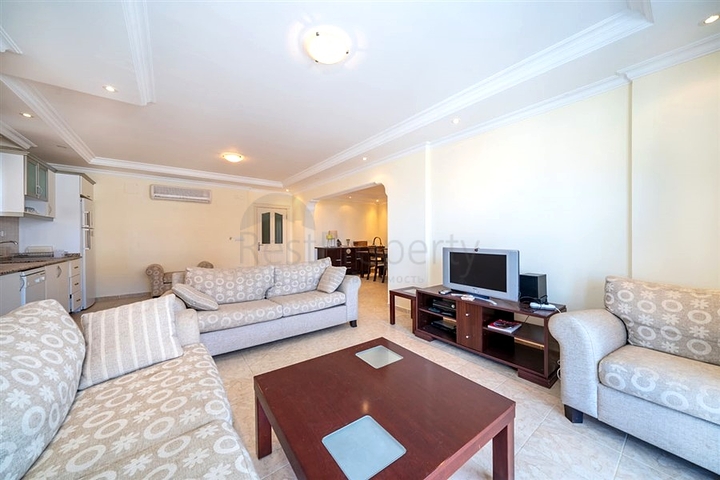 Просторный пентхаус 4+1 с террасой в районе Тосмур