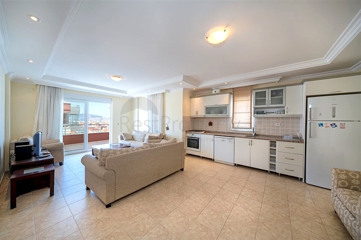 Просторный пентхаус 4+1 с террасой в районе Тосмур