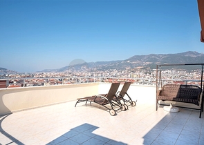 Просторный пентхаус 4+1 с террасой в районе Тосмур