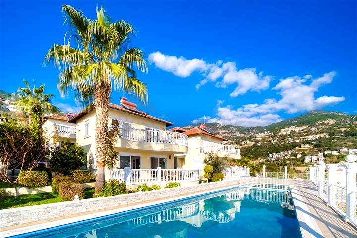 Уютная вилла в центральной части Алании для комфортной жизни