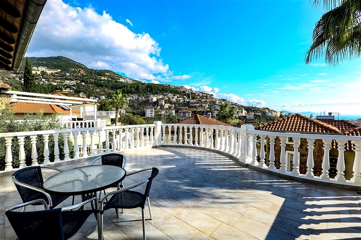 Уютная вилла в центральной части Алании для комфортной жизни