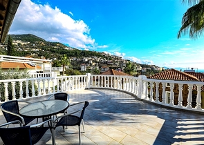 Уютная вилла в центральной части Алании для комфортной жизни