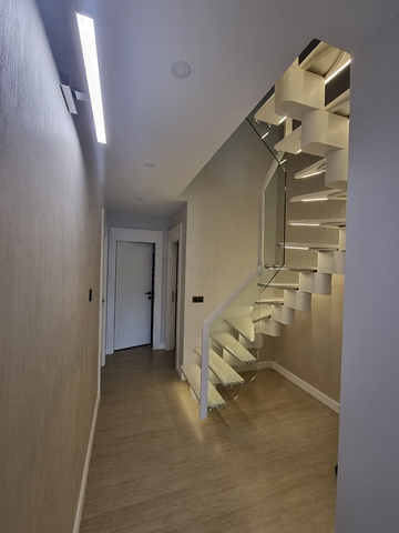 Продаётся квартира планировки 4+1 дуплекс в районе Хурма - Анталия