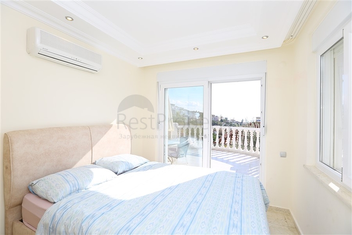 Уютная вилла с террасой и развитой инфраструктурой