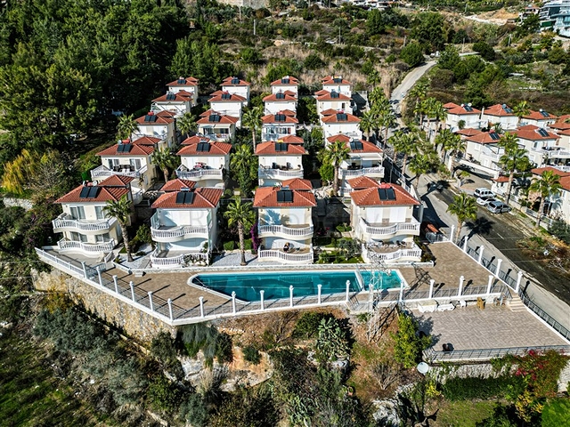 Уютная вилла с террасой и развитой инфраструктурой