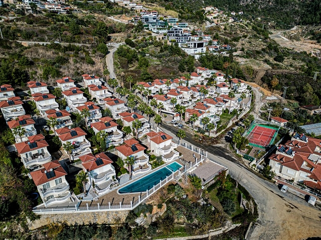 Уютная вилла с террасой и развитой инфраструктурой