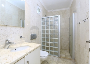 Уютная вилла с террасой и развитой инфраструктурой