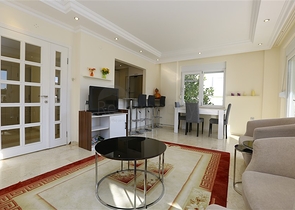 Уютная вилла с террасой и развитой инфраструктурой