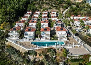 Уютная вилла с террасой и развитой инфраструктурой