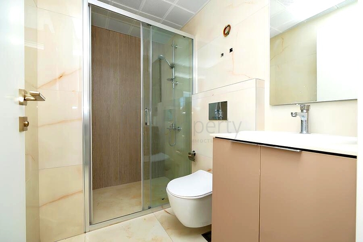 Современный дуплекс 3+1 с приватным садовым уровнем в престижной части Аланьи