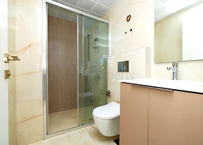 Современный дуплекс 3+1 с приватным садовым уровнем в престижной части Аланьи