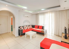 Уютная меблированная квартира 1+1 в жилом комплексе с бассейном