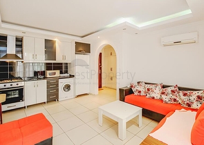 Уютная меблированная квартира 1+1 в жилом комплексе с бассейном