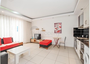 Уютная меблированная квартира 1+1 в жилом комплексе с бассейном