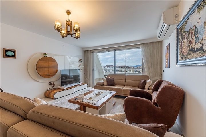 Просторный пентхаус 3+1 с террасой в современном жилом комплексе