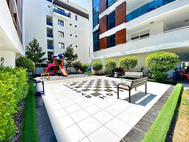 Просторный пентхаус 3+1 с террасой в современном жилом комплексе