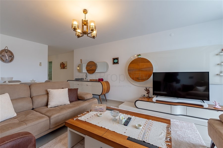 Просторный пентхаус 3+1 с террасой в современном жилом комплексе