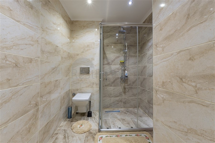 Просторный пентхаус 3+1 с террасой в современном жилом комплексе