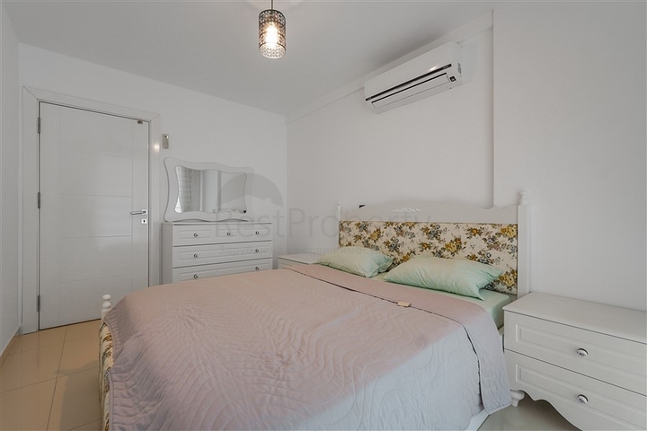 Просторный пентхаус 3+1 с террасой в современном жилом комплексе