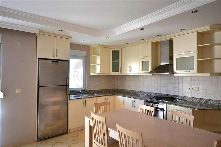 Светлая меблированная квартира 2+1 в развитом районе