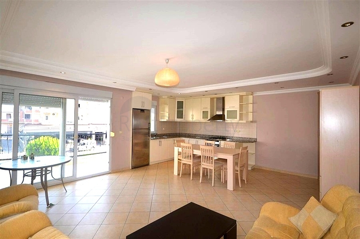 Светлая меблированная квартира 2+1 в развитом районе