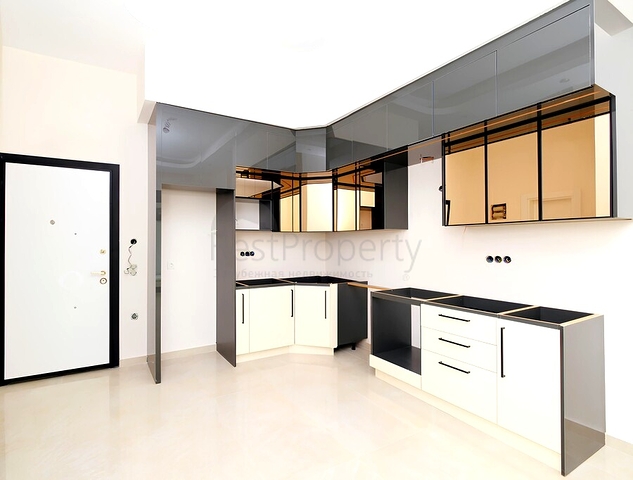 Светлая квартира 1+1 с выходом в сад в развитом комплексе