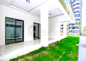 Светлая квартира 1+1 с выходом в сад в развитом комплексе