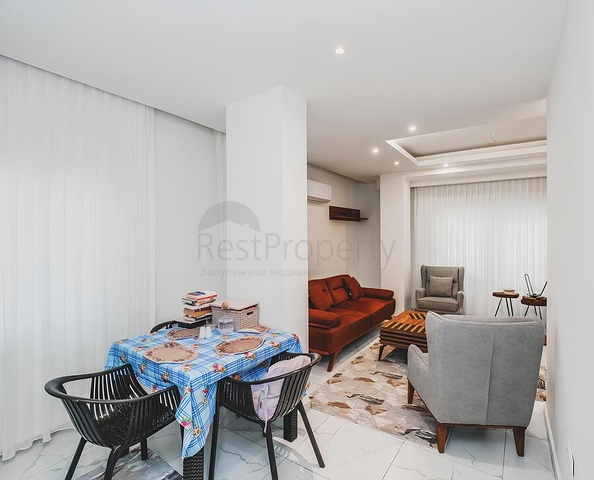 Уютная меблированная квартира 1+1 в современном доме района Клеопатра