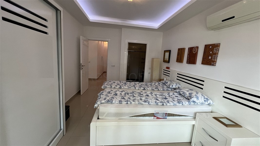 Просторная меблированная квартира с двумя балконами в Тосмуре