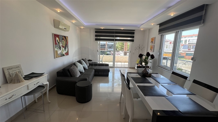 Просторная меблированная квартира с двумя балконами в Тосмуре